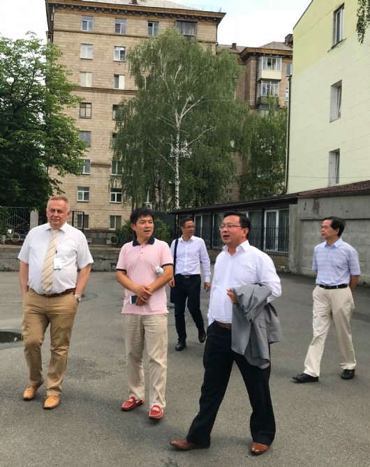 基辅国立经济大学3_看图王.jpg